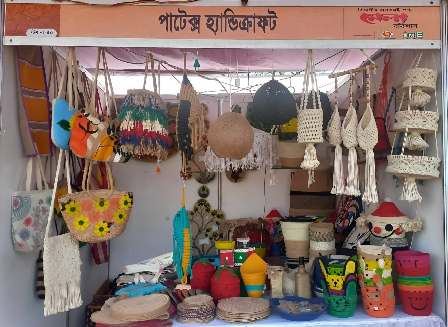 বরিশালের তানভীর: পাটকে কেন্দ্র করে এক তরুণের স্বপ্ন গড়ার গল্প story image 2